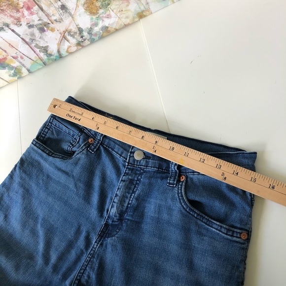 LEVI’s 511 Women’s Mid Wash Blue Denim Jeans Bermuda Shorts Whiskering Size 29 - Picture 12 of 14